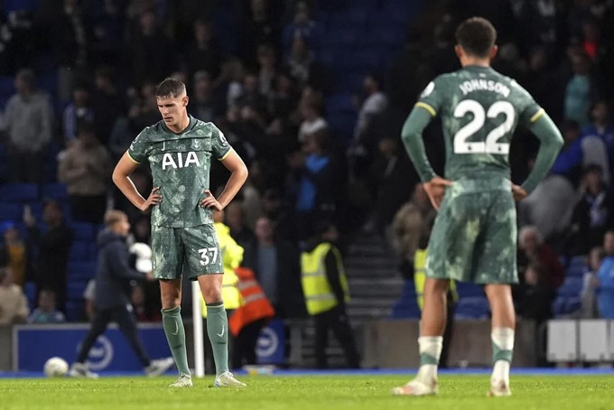 Tottenham đã không chịu nổi sức ép khủng khiếp từ Brighton